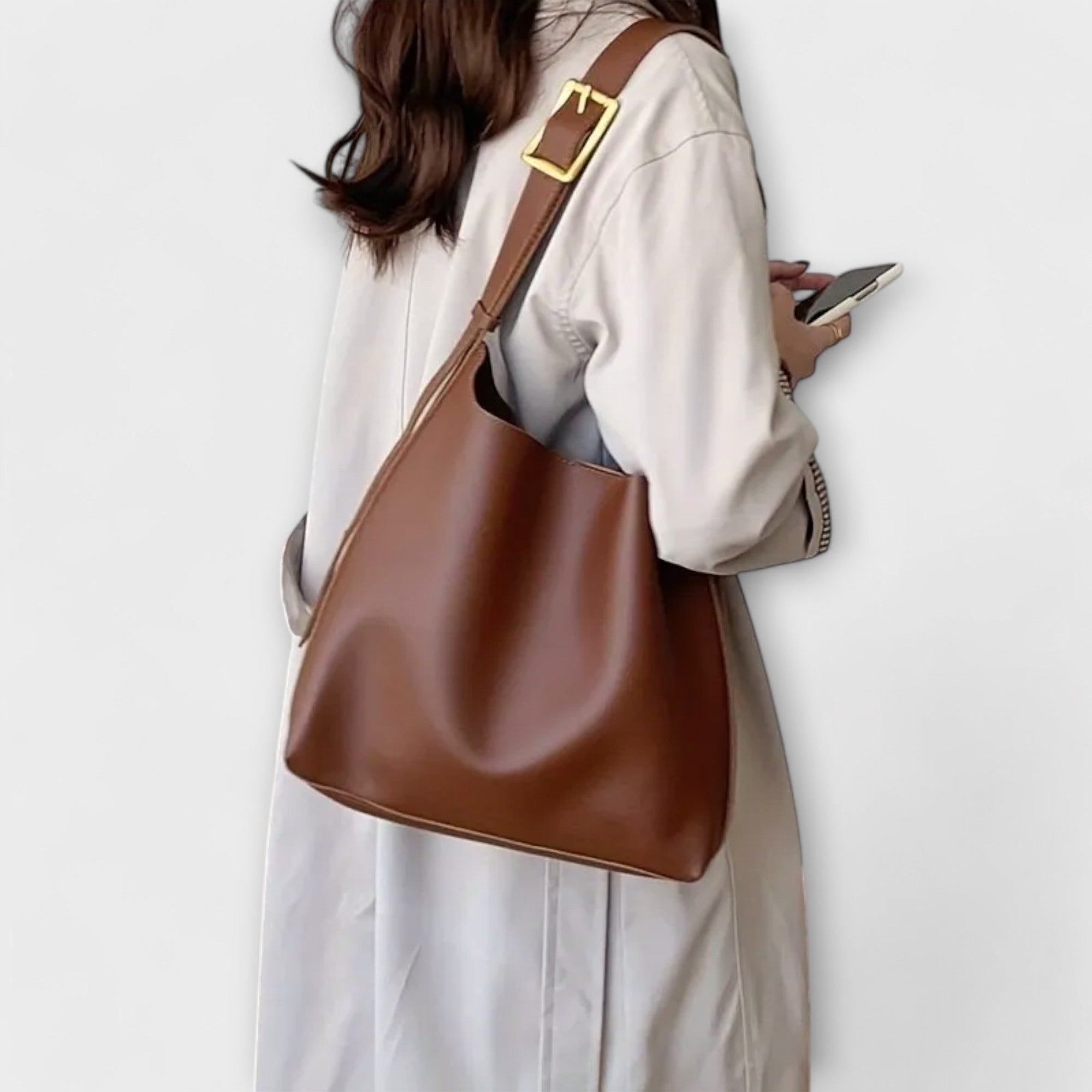 Aurora. – Elegante bolso de cuero para el hombro con diseño atemporal